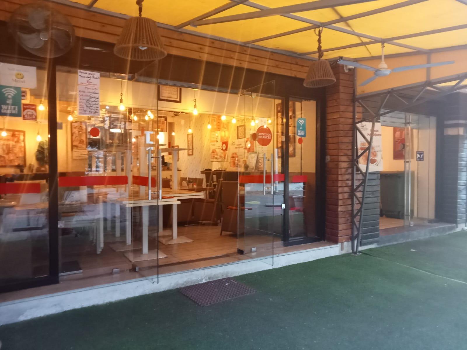 À Vendre : Fonds de Commerce - au Lac 1 (Rue du Lac Victoria)