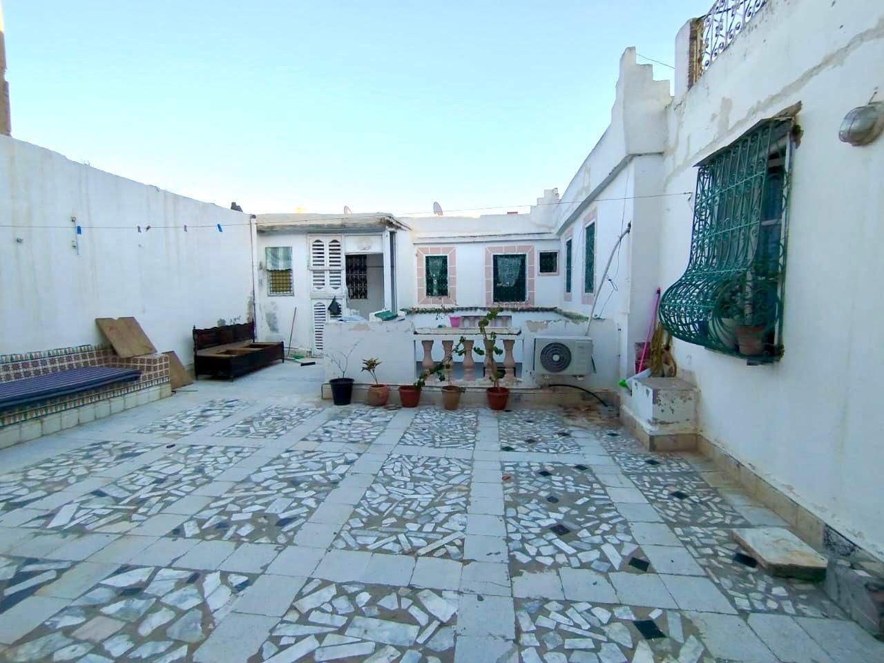À VENDRE - Maison à la Médina de Tunis (Torbet El Bey)