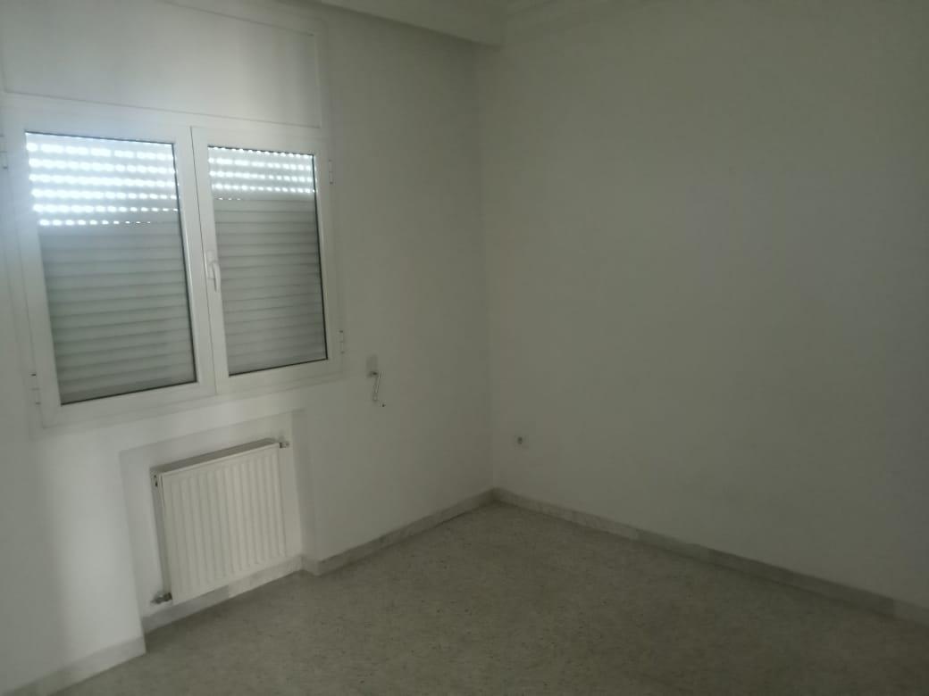 À Louer | Appartement type S+3 vide à Cité Ennasr 2