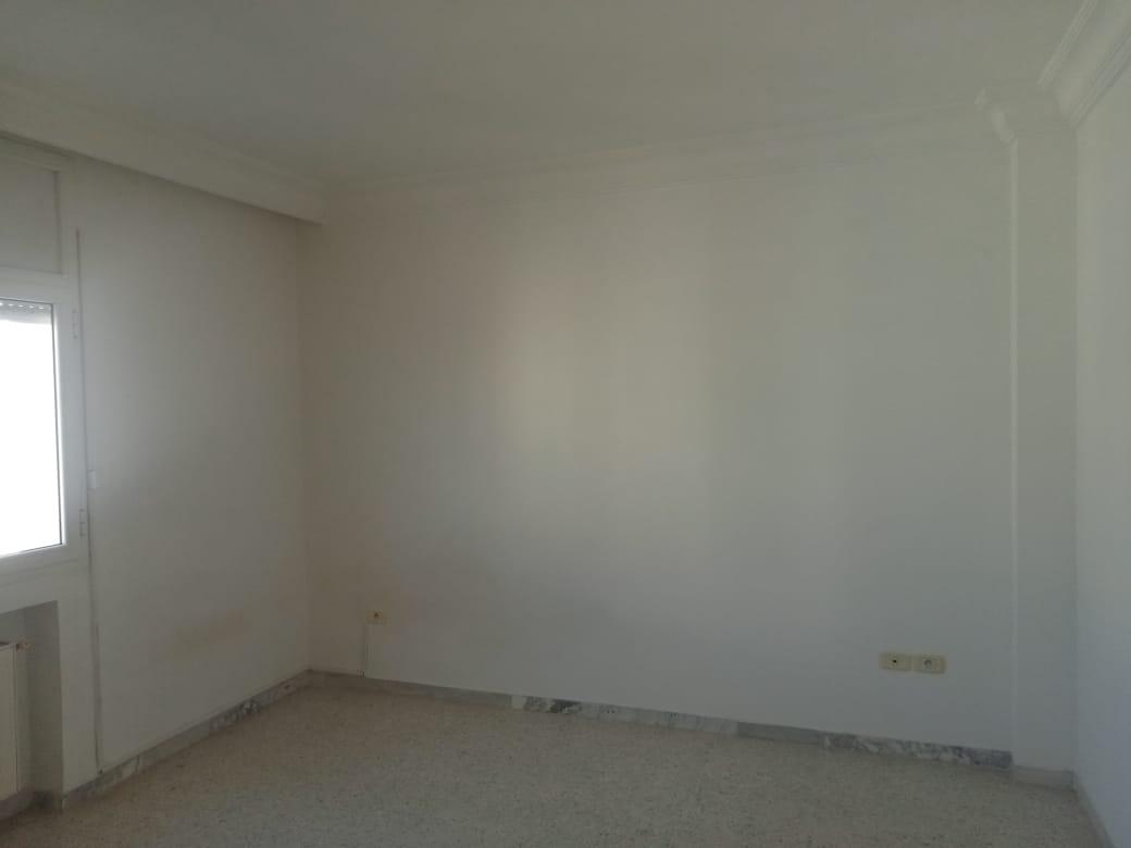 À Louer | Appartement type S+3 vide à Cité Ennasr 2