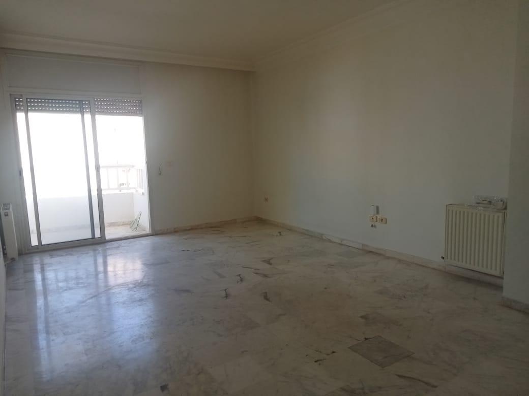 À Louer | Appartement type S+3 vide à Cité Ennasr 2