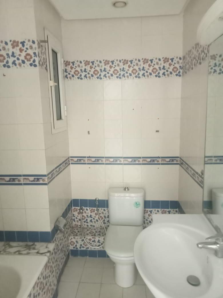 À Louer | Appartement type S+3 vide à Cité Ennasr 2