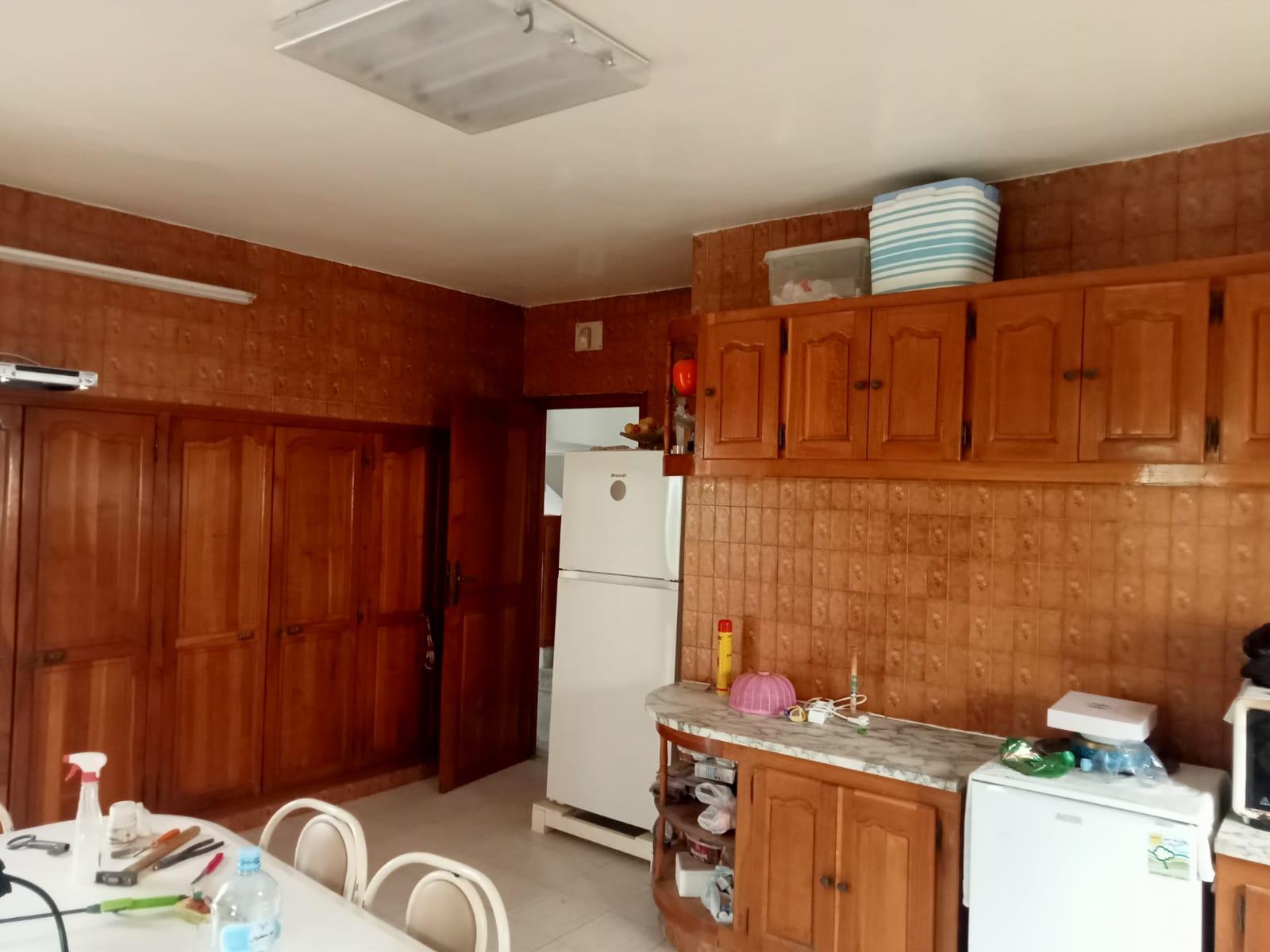 À Vendre : Villa à Cité Nozha, Ariana