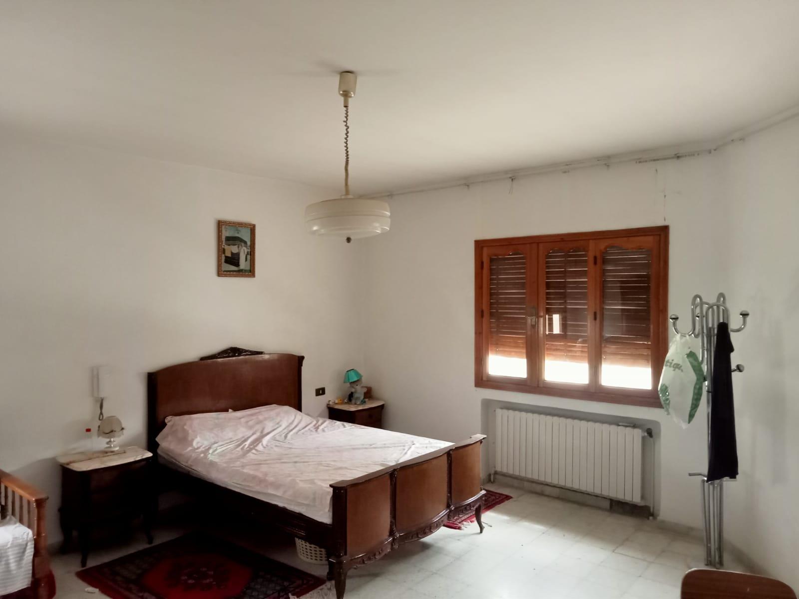 À Vendre : Villa à Cité Nozha, Ariana