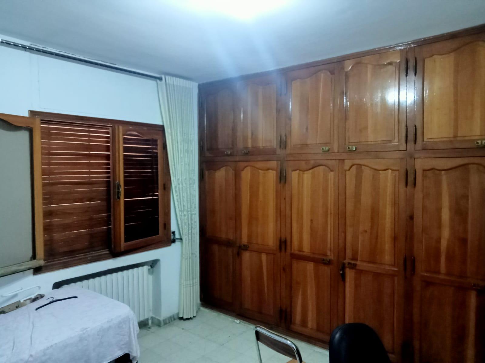 À Vendre : Villa à Cité Nozha, Ariana