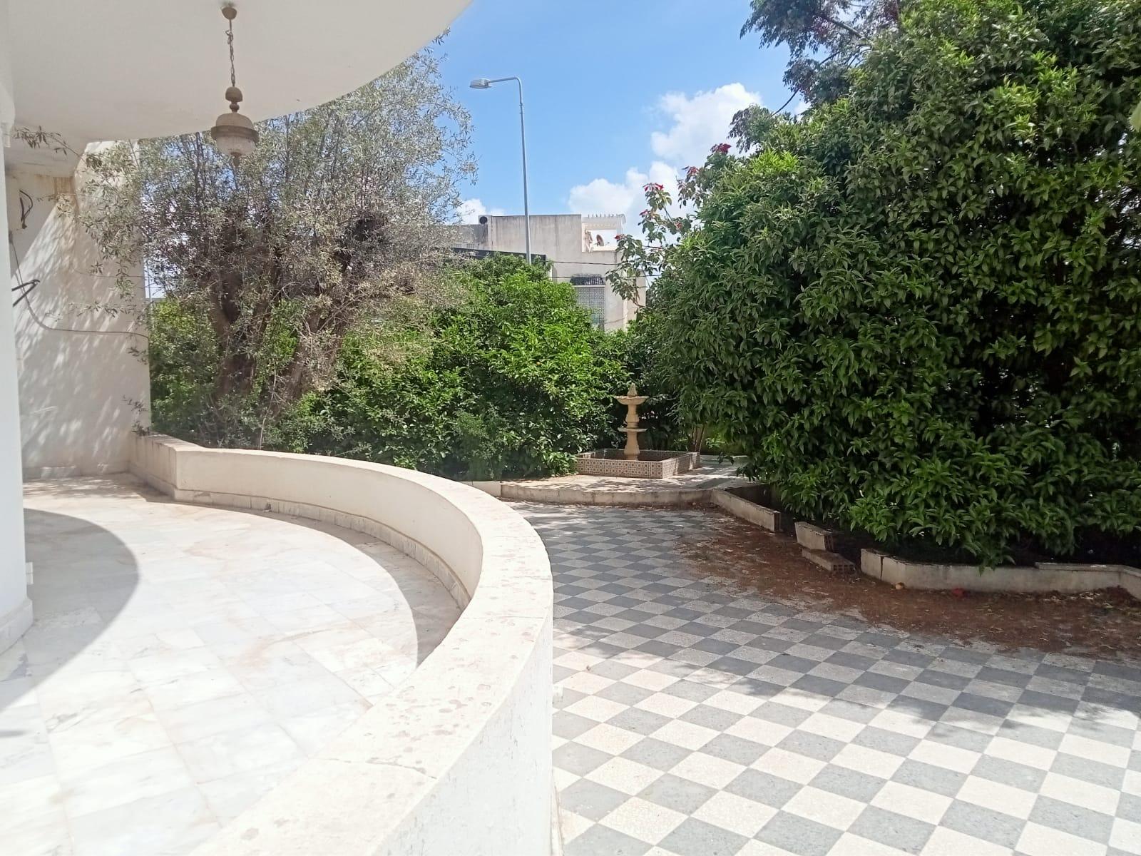 À Vendre : Villa exceptionnelle à Mutuelleville